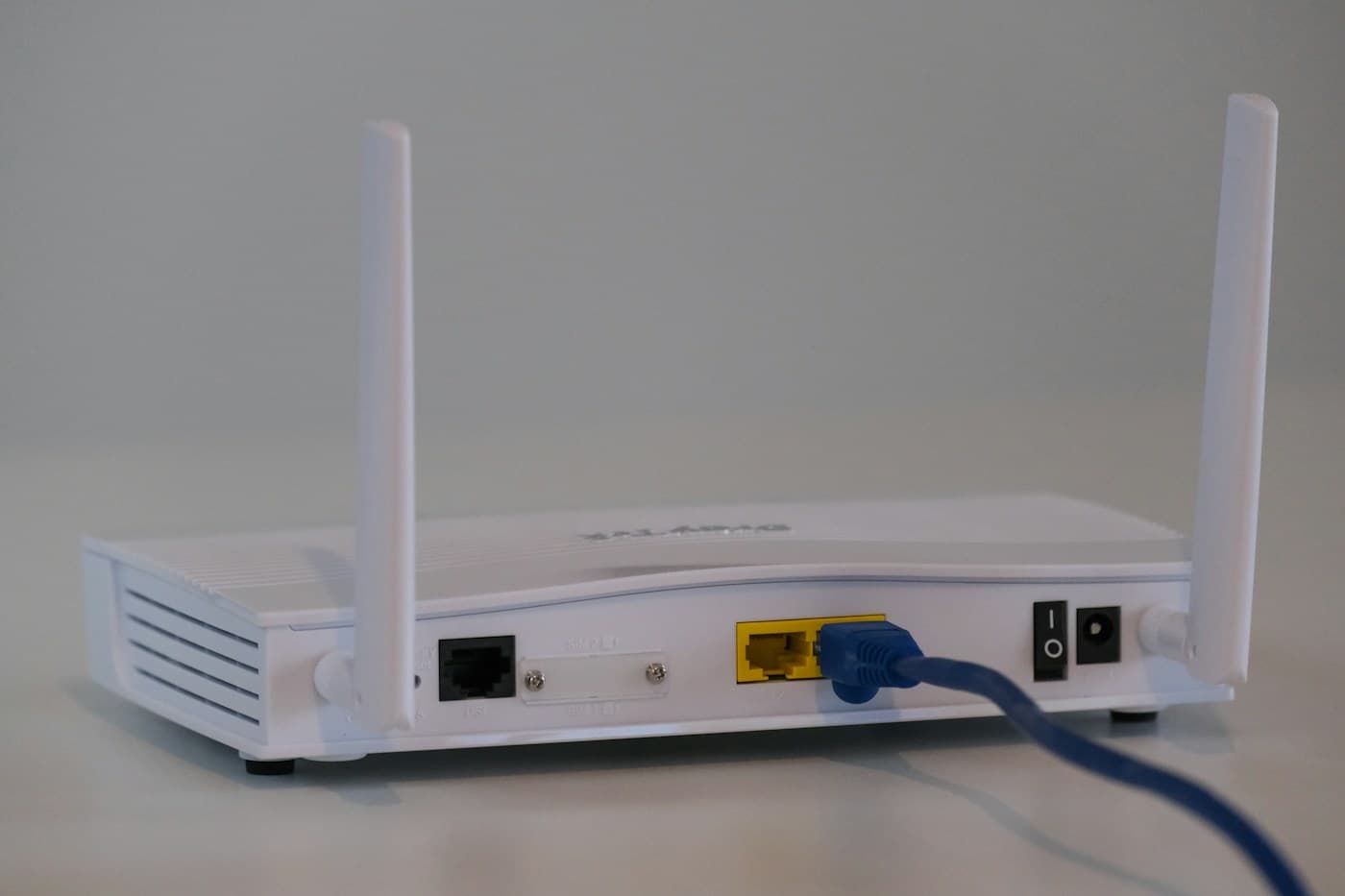 Router με καλώδιο Ethernet